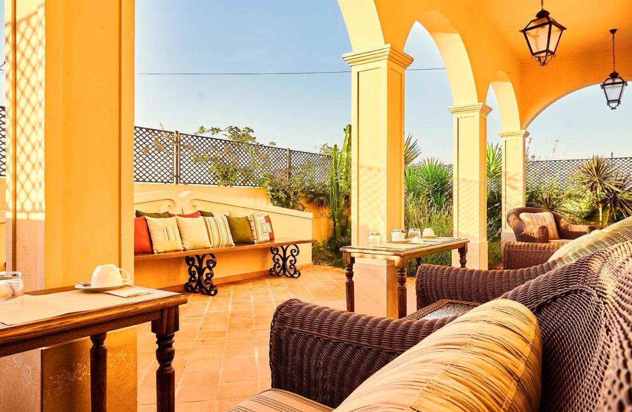 Silver Coast Beach Residence บาเลียล ภายนอก รูปภาพ